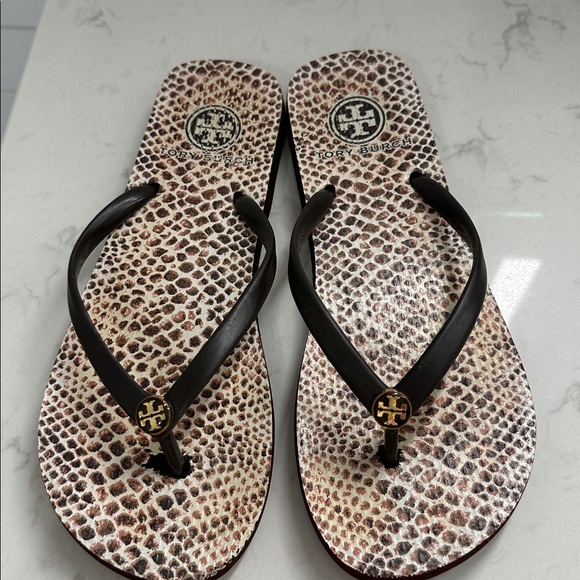 Tory Burch Snakeskin Pattern Sandals with Black Straps - Picture 2 of 8